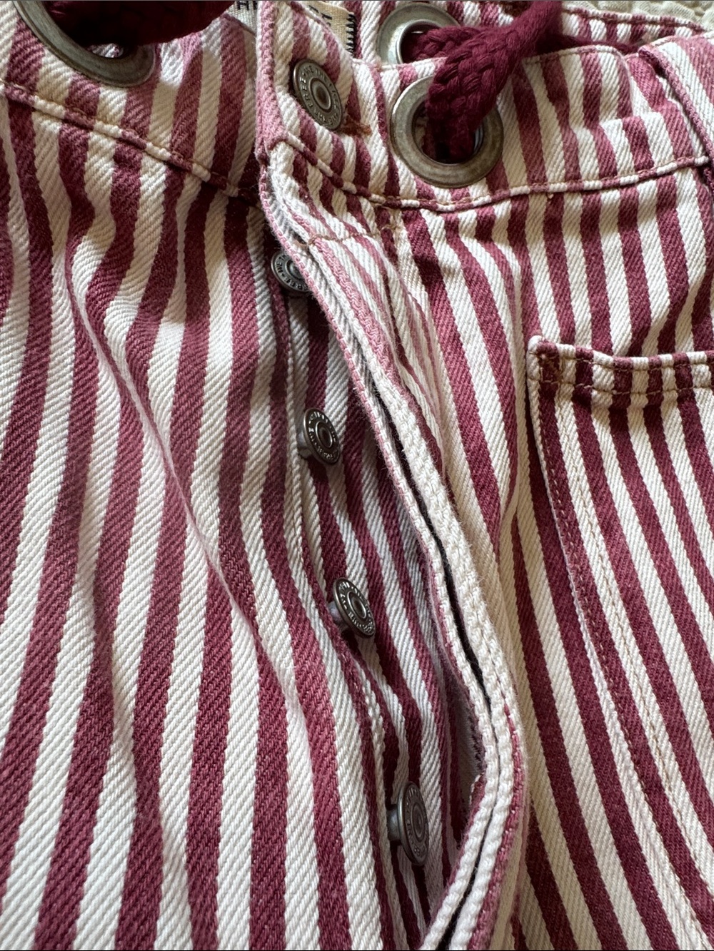 We The Free Moxie Barrel Jeans Red Berry Stripes - Picture 9 of 10